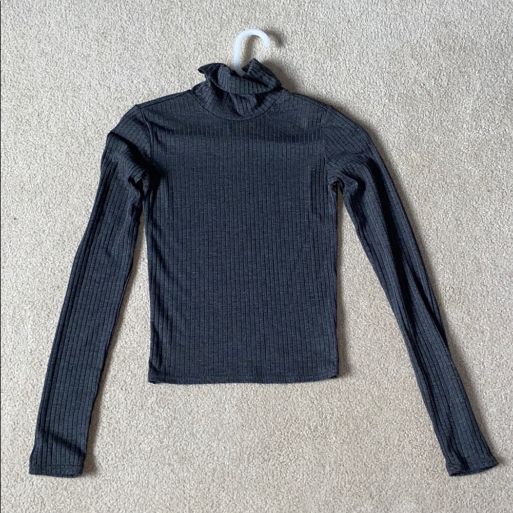 Turtle neck long sleeve top